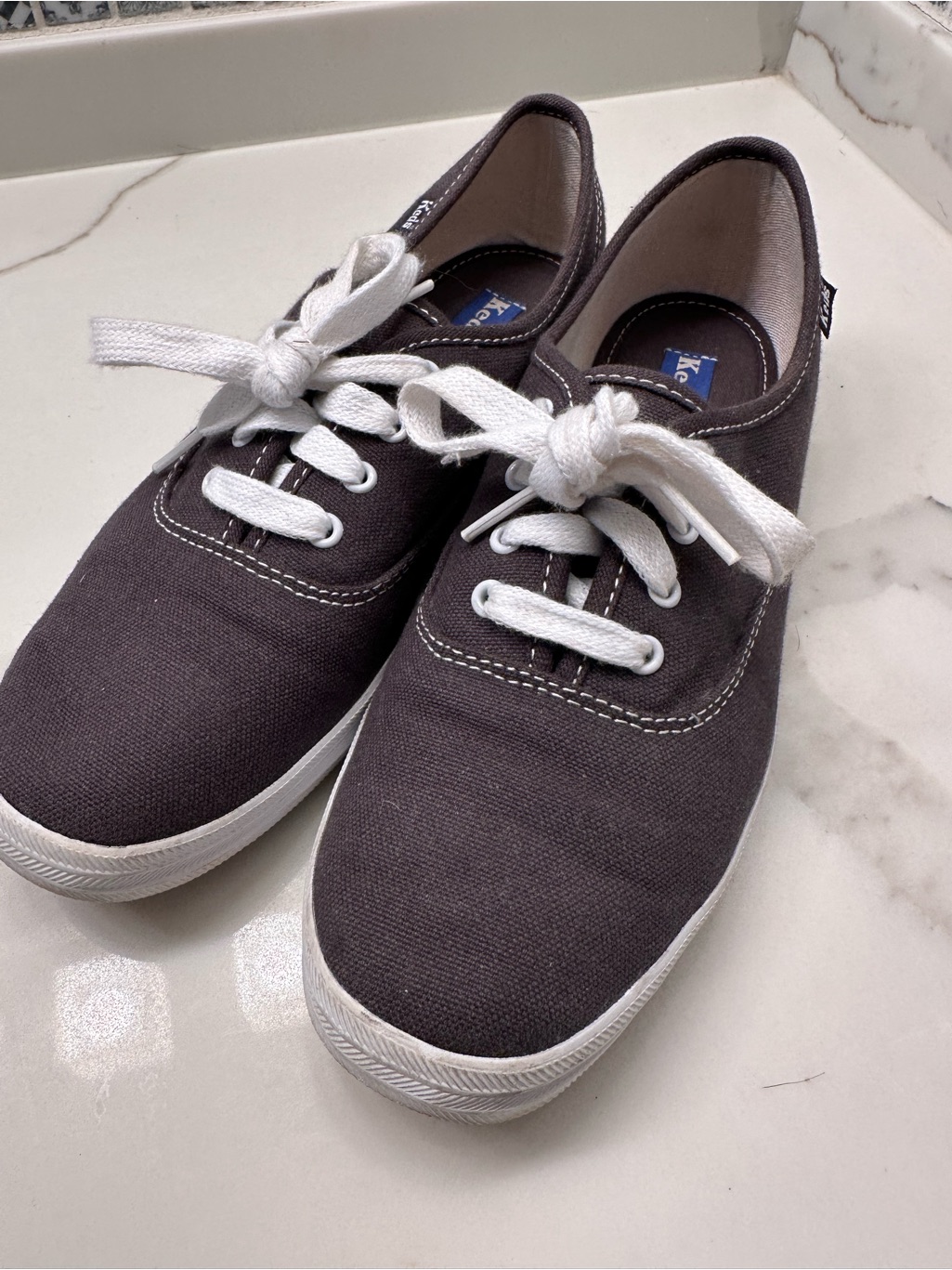 Keds Sneakers Dark Grey 8 Sneakers Tennis Shoes Women’s Excellent Condition — image 2 of 8